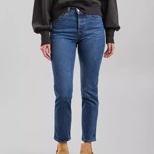 LEVI WEDGIE JEANS CHARLESTON MOVES